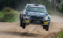 Rallijs Cēsis 2025: Seska avārija dramatiski izmaina sezonas kulminācijas sacensības, Volvers uzvar, Sirmacis kļūst par Latvijas čempionu